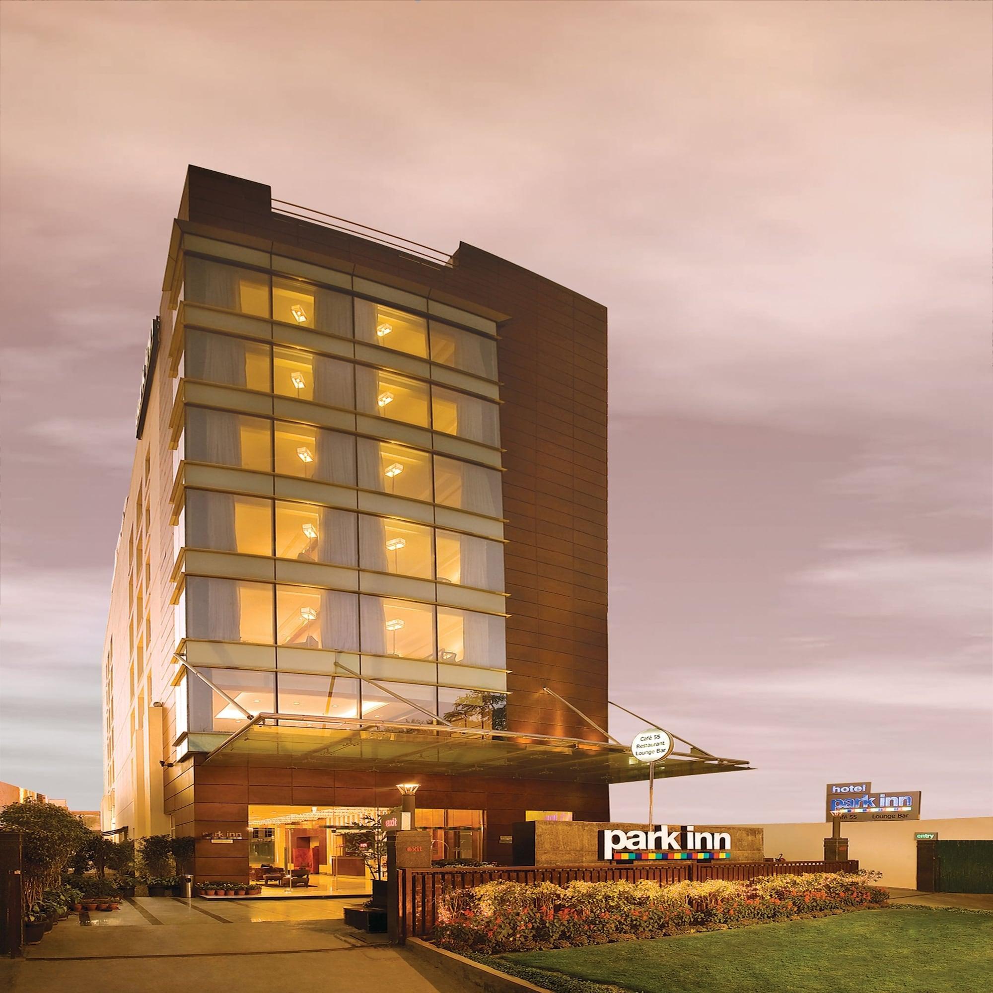 Park Inn Γκουργκάον Εξωτερικό φωτογραφία
