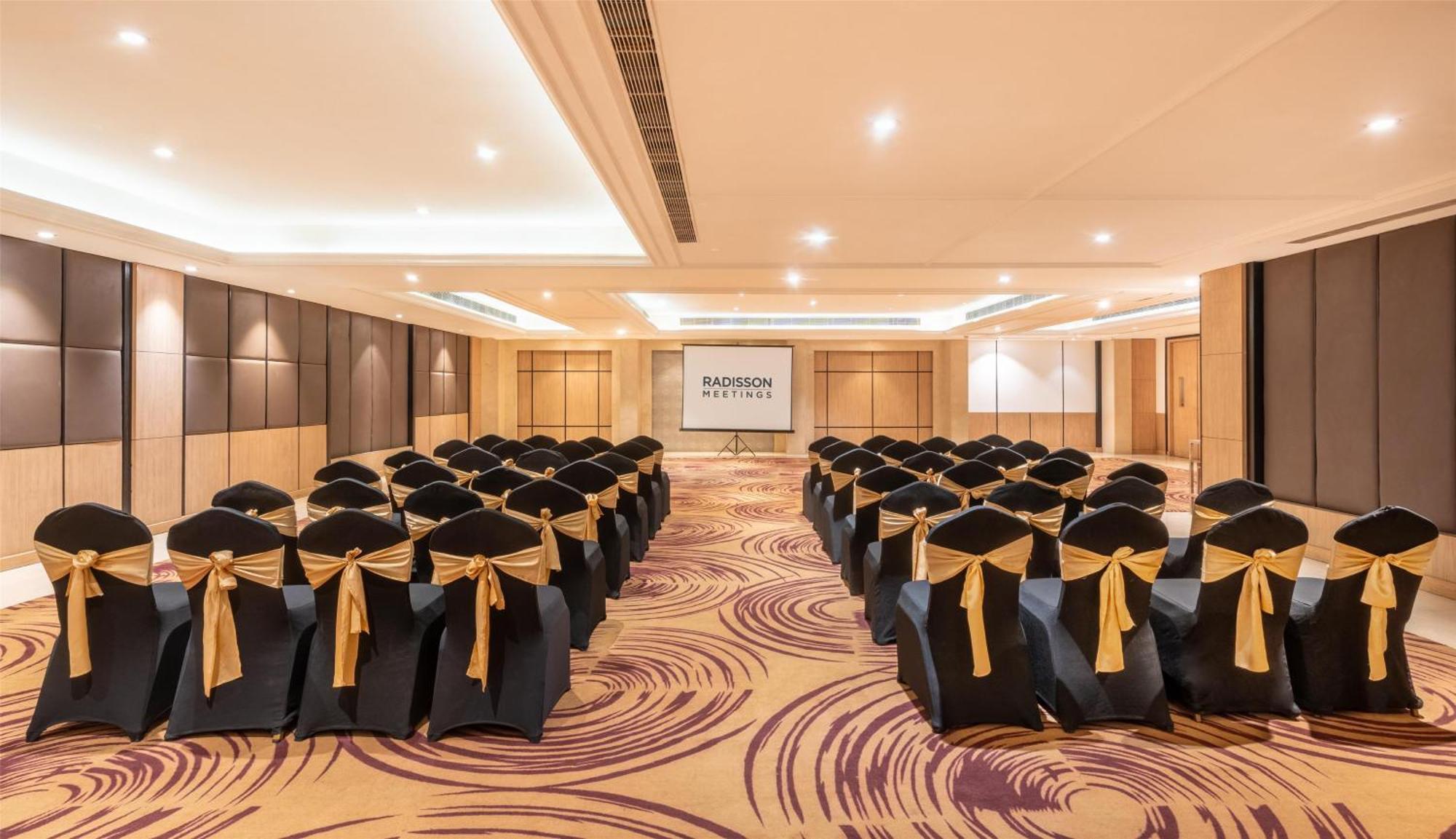 Park Inn Γκουργκάον Εξωτερικό φωτογραφία