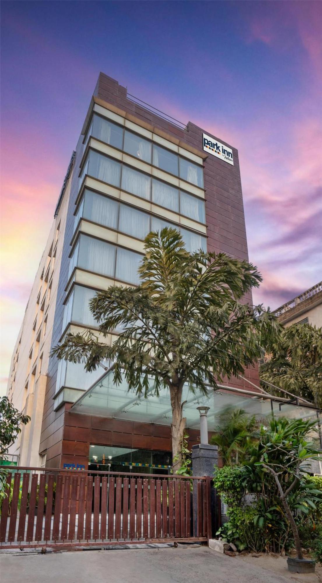 Park Inn Γκουργκάον Εξωτερικό φωτογραφία